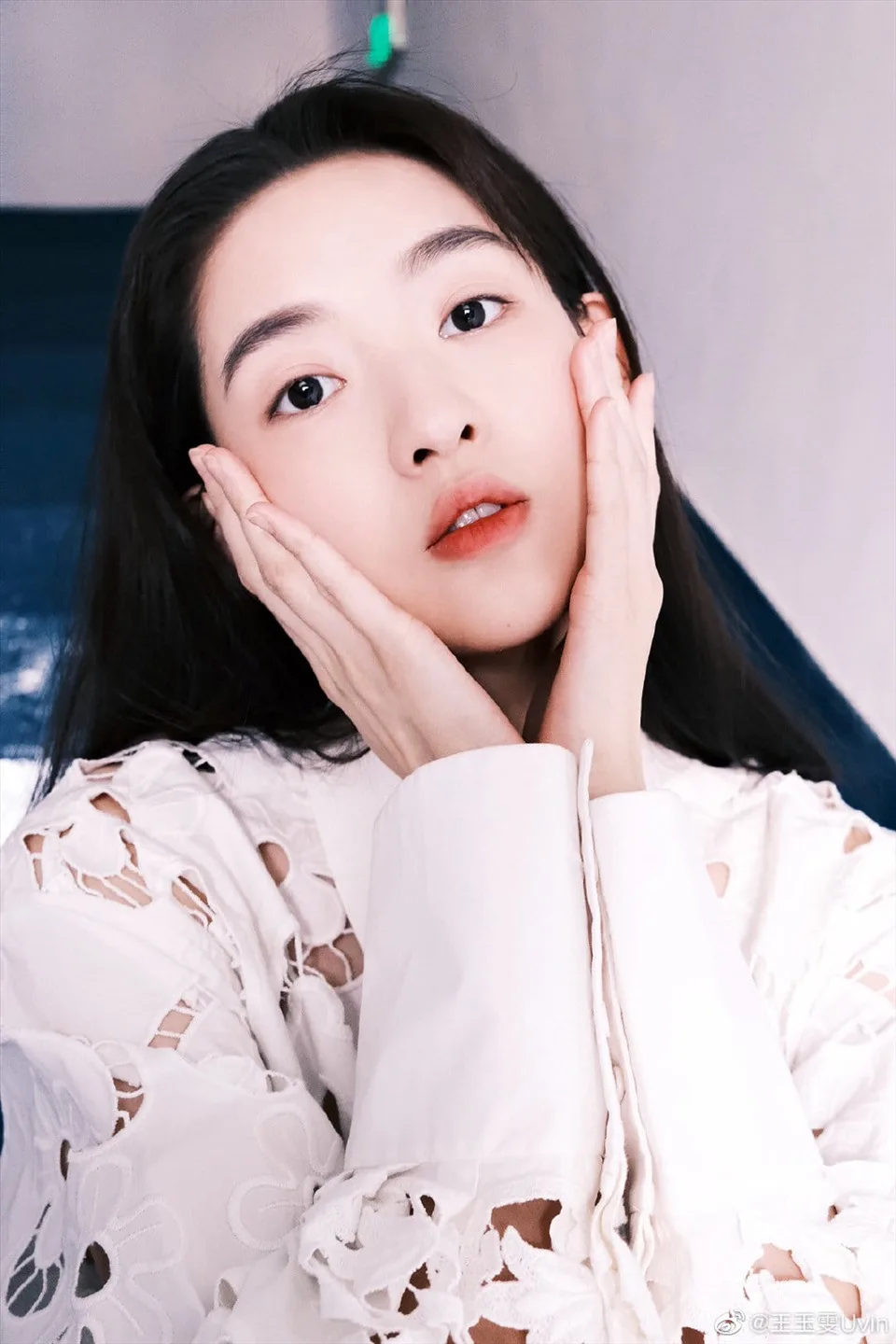 Cô nàng xuất hiện với vẻ đẹp ngọt ngào. Cô nàng xuất hiện với vẻ đẹp ngọt ngào.