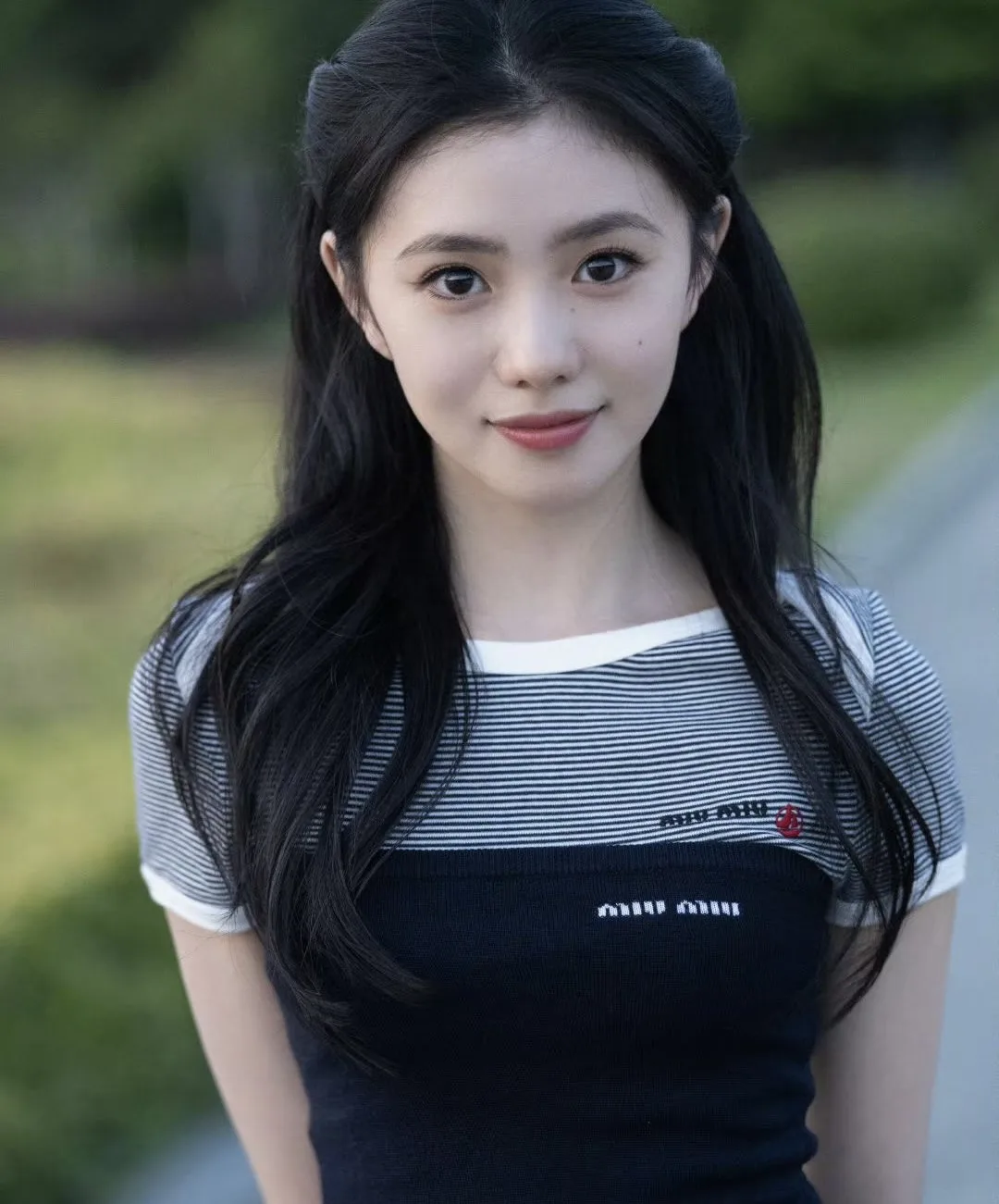 Lưu Hạo Tồn với trang điểm mắt nai trong trẻo.