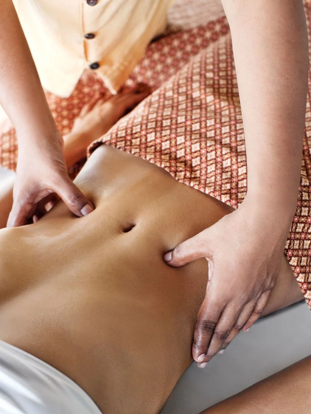 Massage vùng bụng Massage vùng bụng
