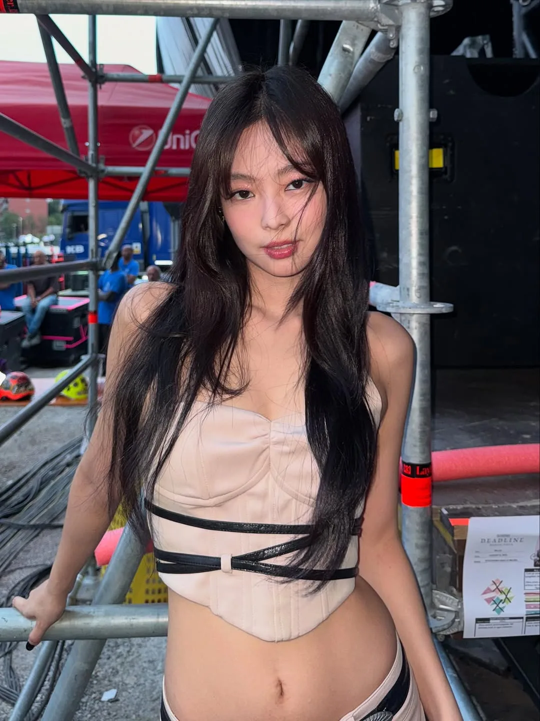 jennierubyjane diện áo quây