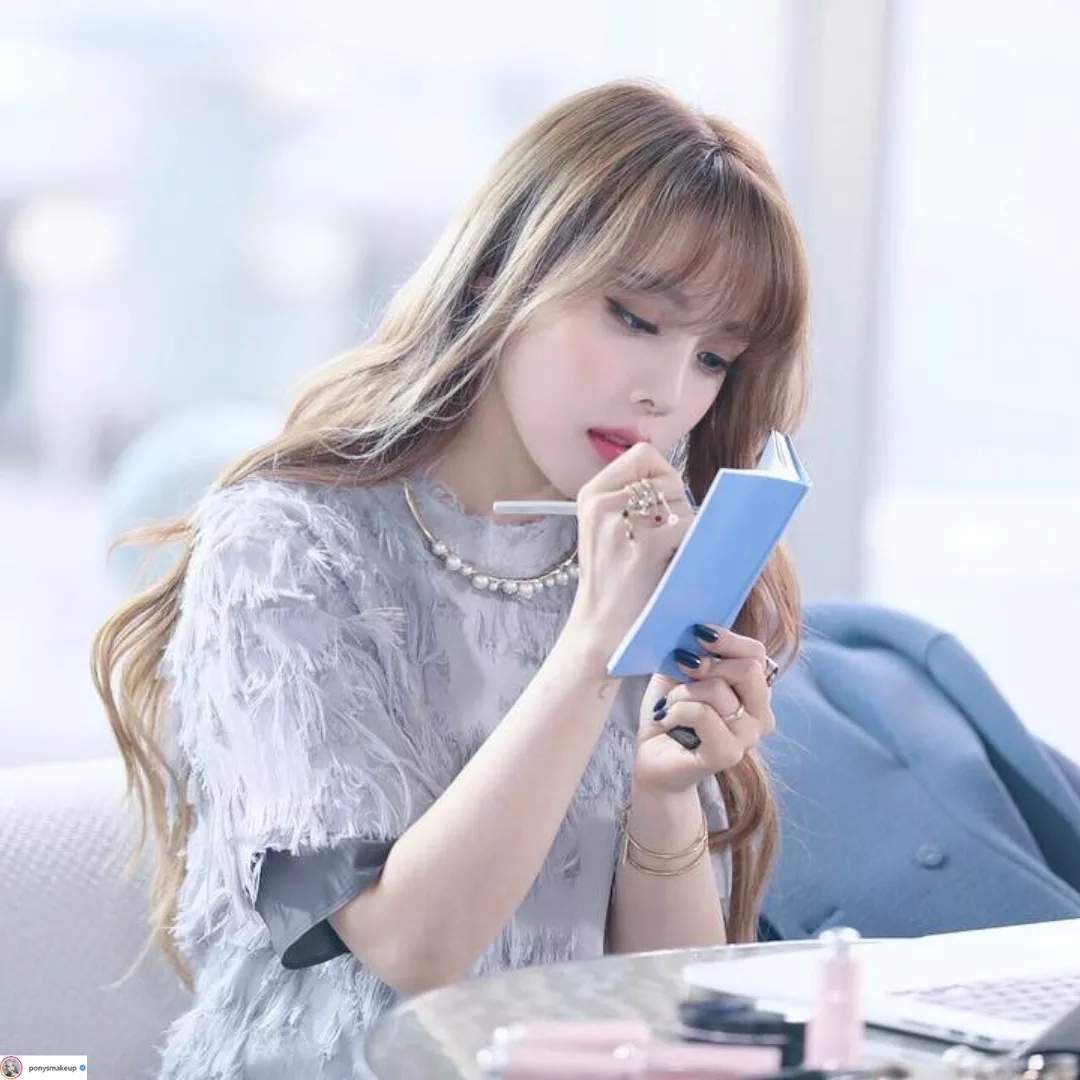 cách phối đồ ăn ý màu tóc 22