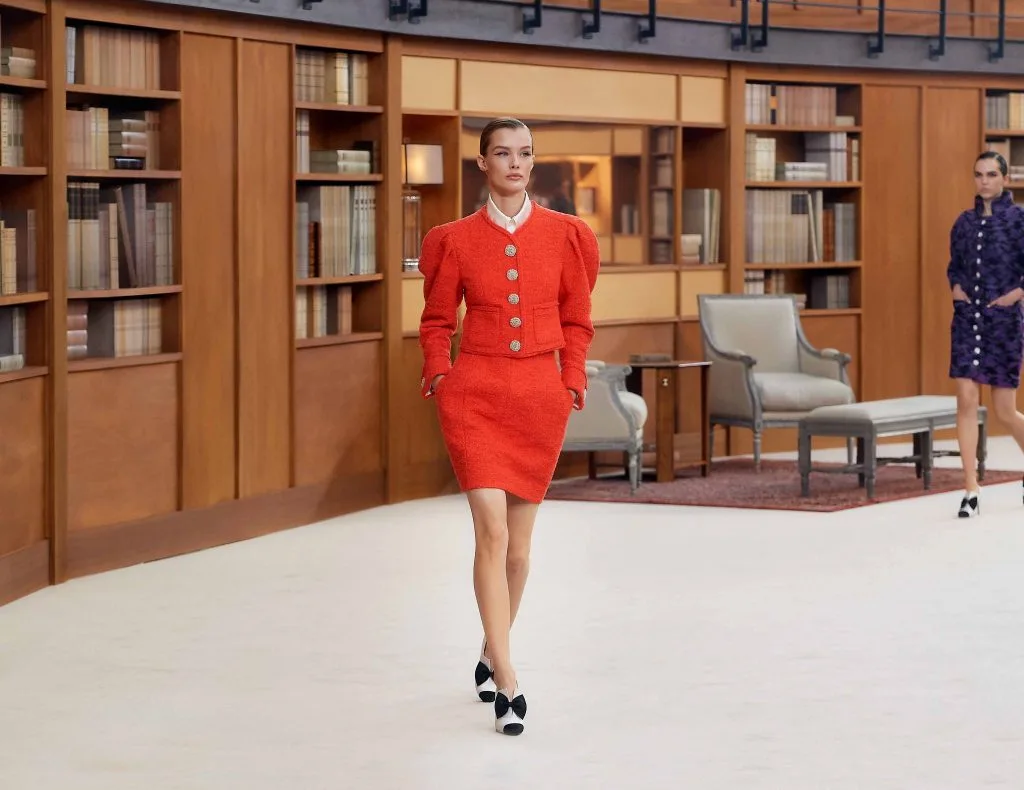 skirt suit màu cam chanel haute couture 2019