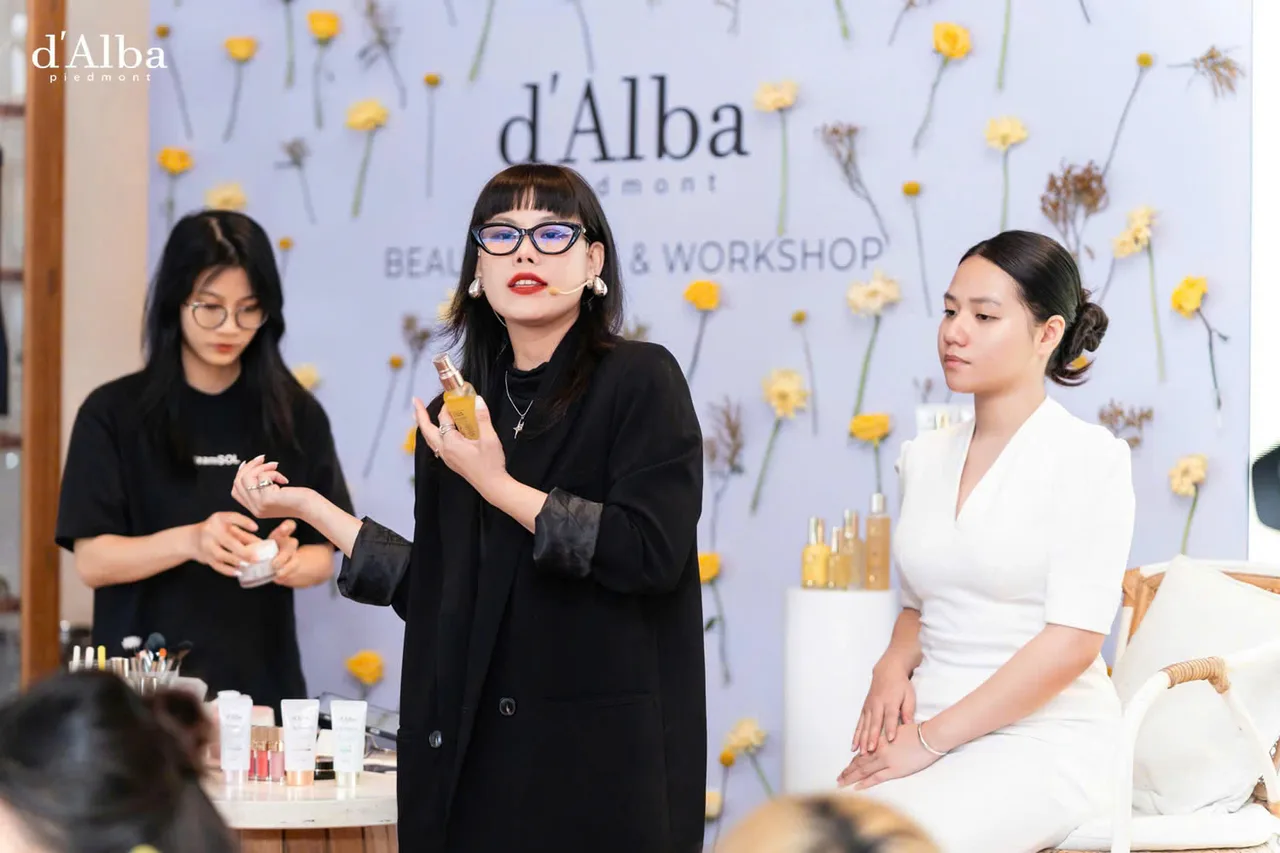 Hình ảnh makeup artist SOL tại sự kiện.