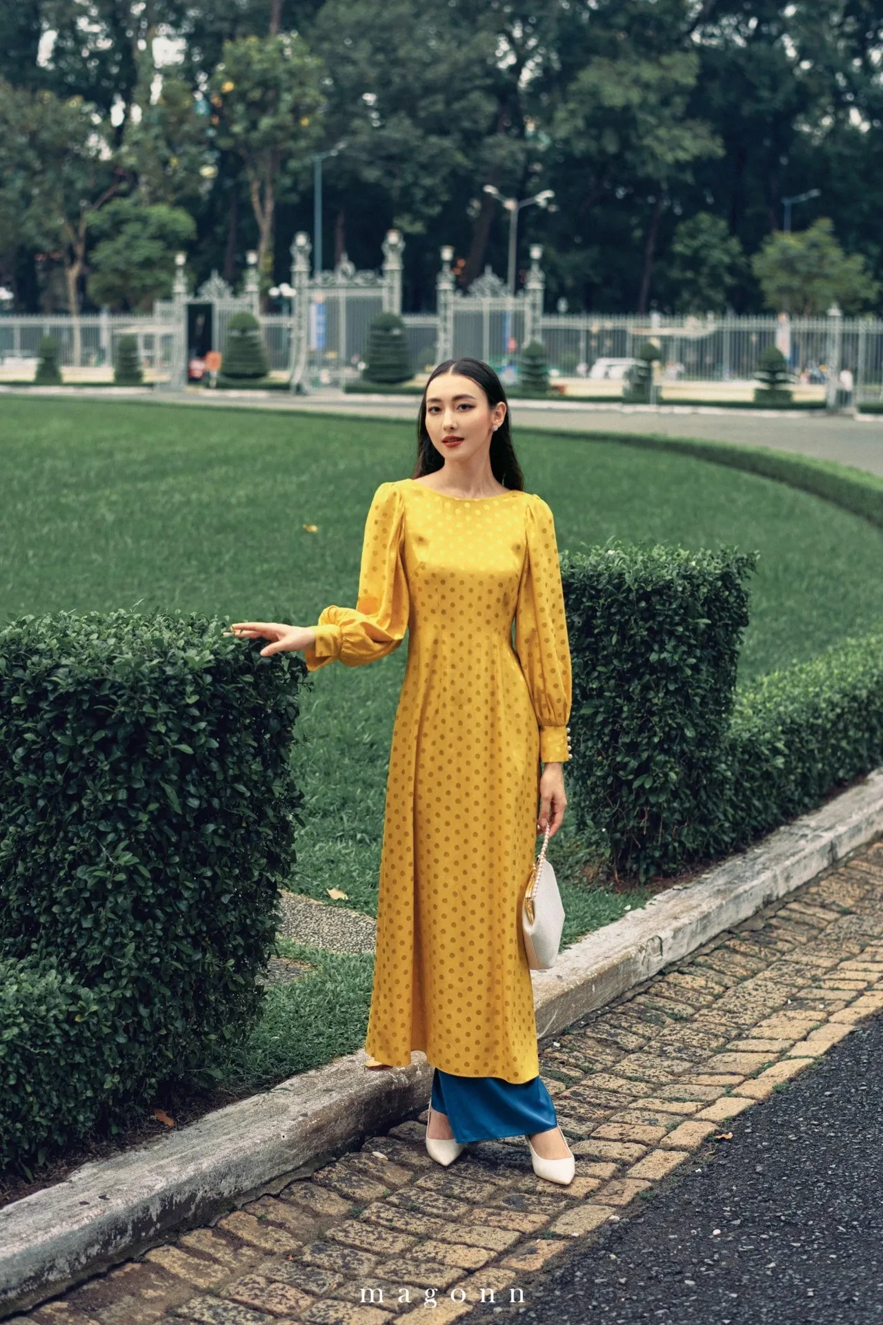 chất liệu gấm mang đến sự sang trọng cho người mặc
