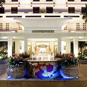 8 gợi ý quà tặng Giáng sinh và Năm mới từ Sheraton Hanoi
