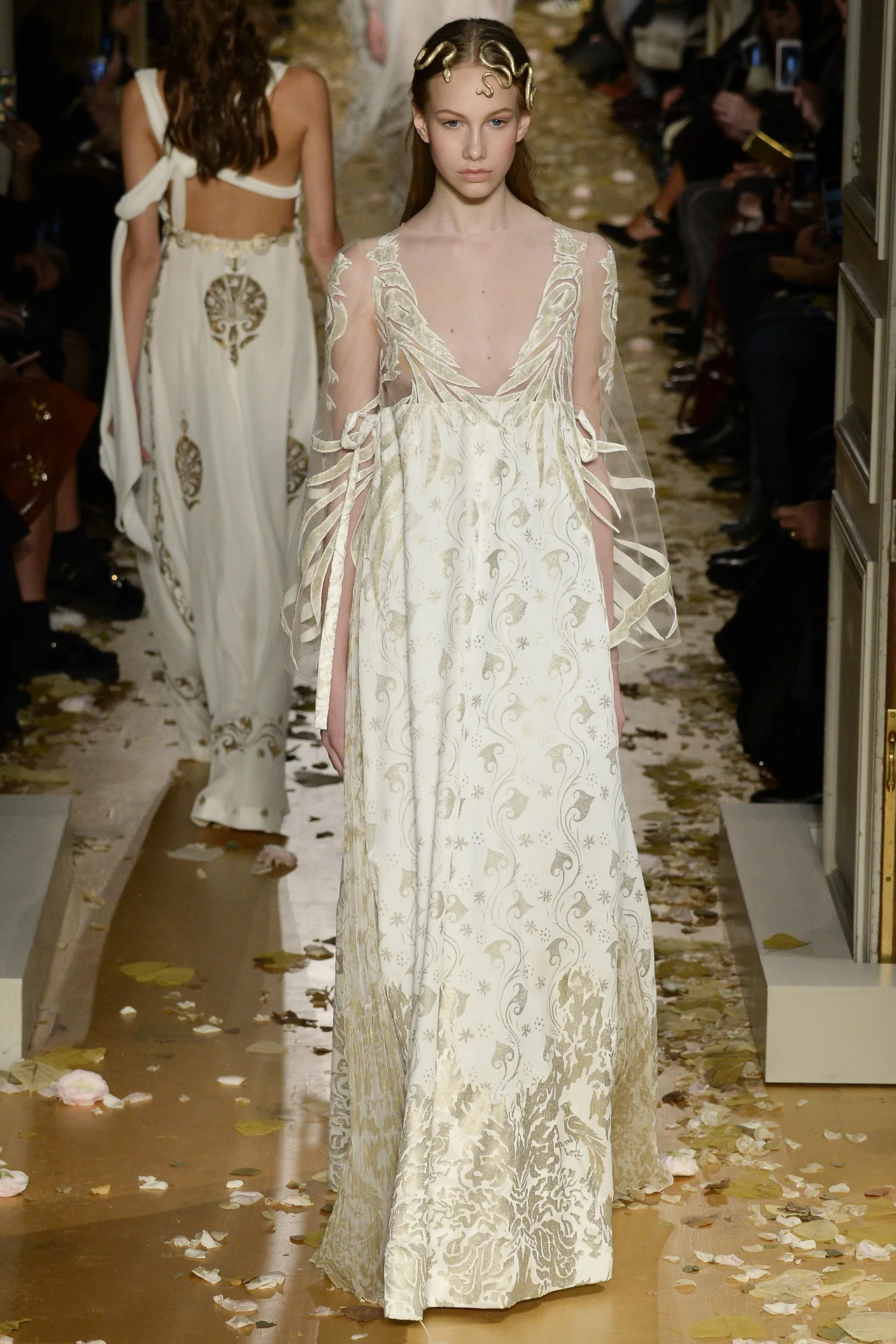 valentino-spring2016-ellevietnam(21)