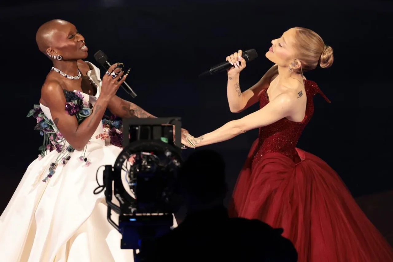 Ariana Grande và bạn diễn dự án Wicked - Cynthia Erivo - mở màn với ca khúc Somewhere Over the Rainbow tại OSCAR 2025