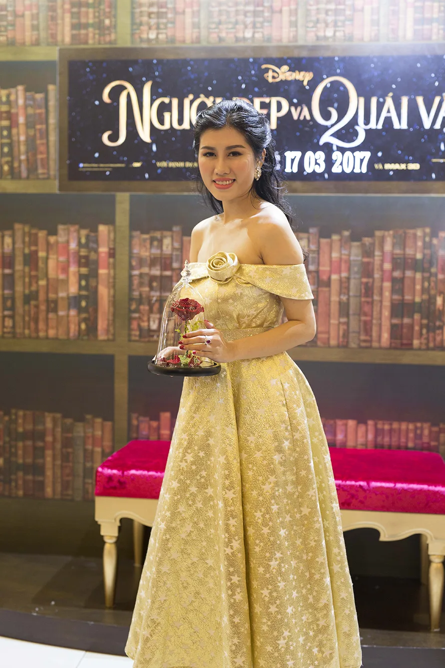 Hoa hau du lich quoc te Emily Hong Nhung