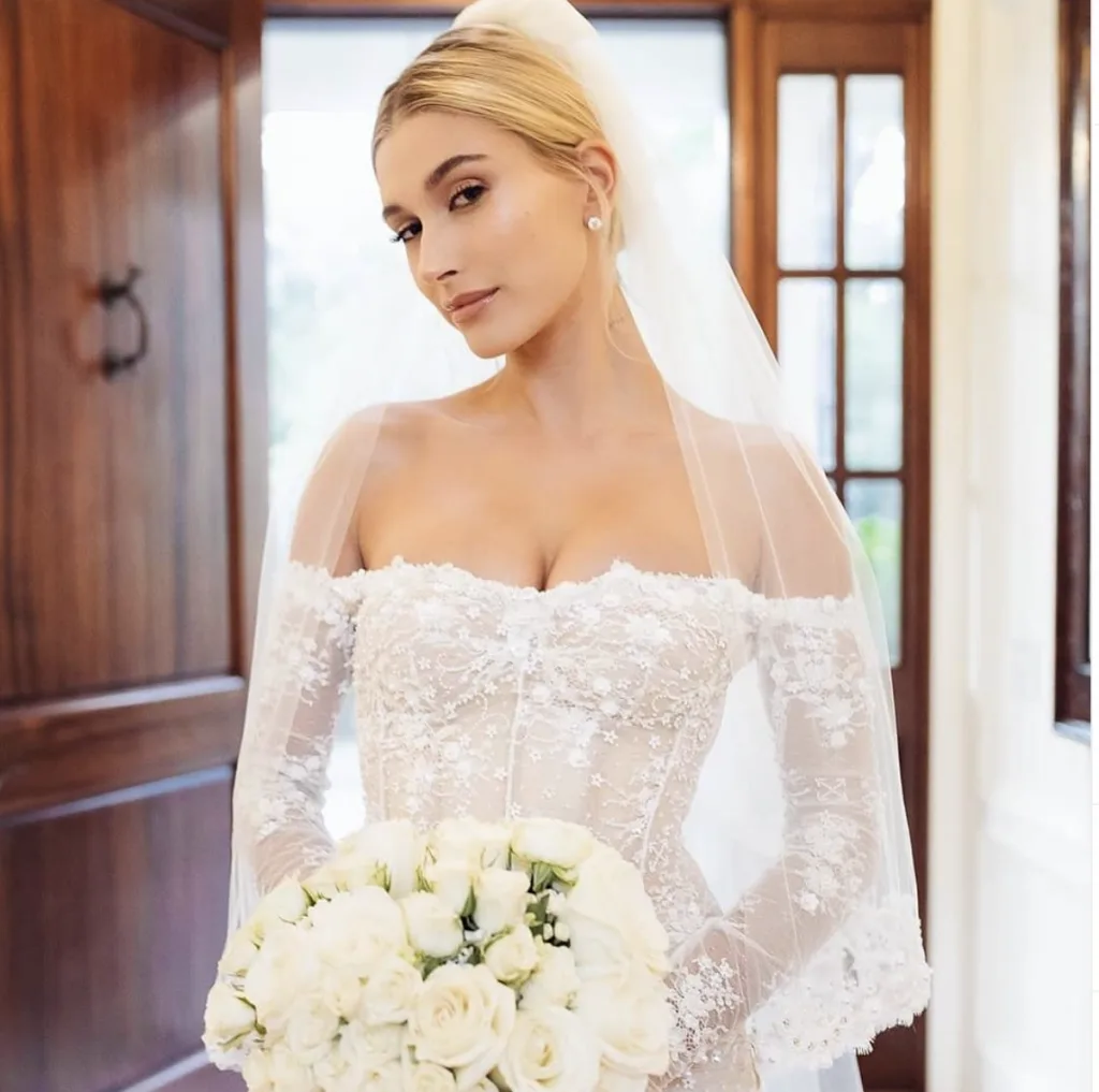 Kiểu tóc cô dâu Hailey Bieber Kiểu tóc cô dâu Hailey Bieber