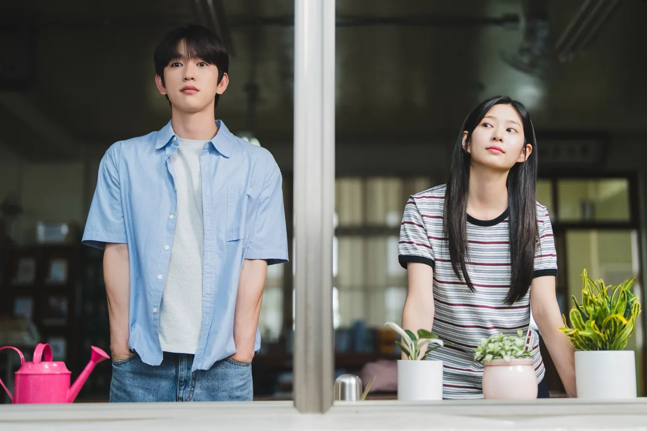 Park Jin Young và Kim Min Ju trong "Still Shining" (2026) trên Netflix 4