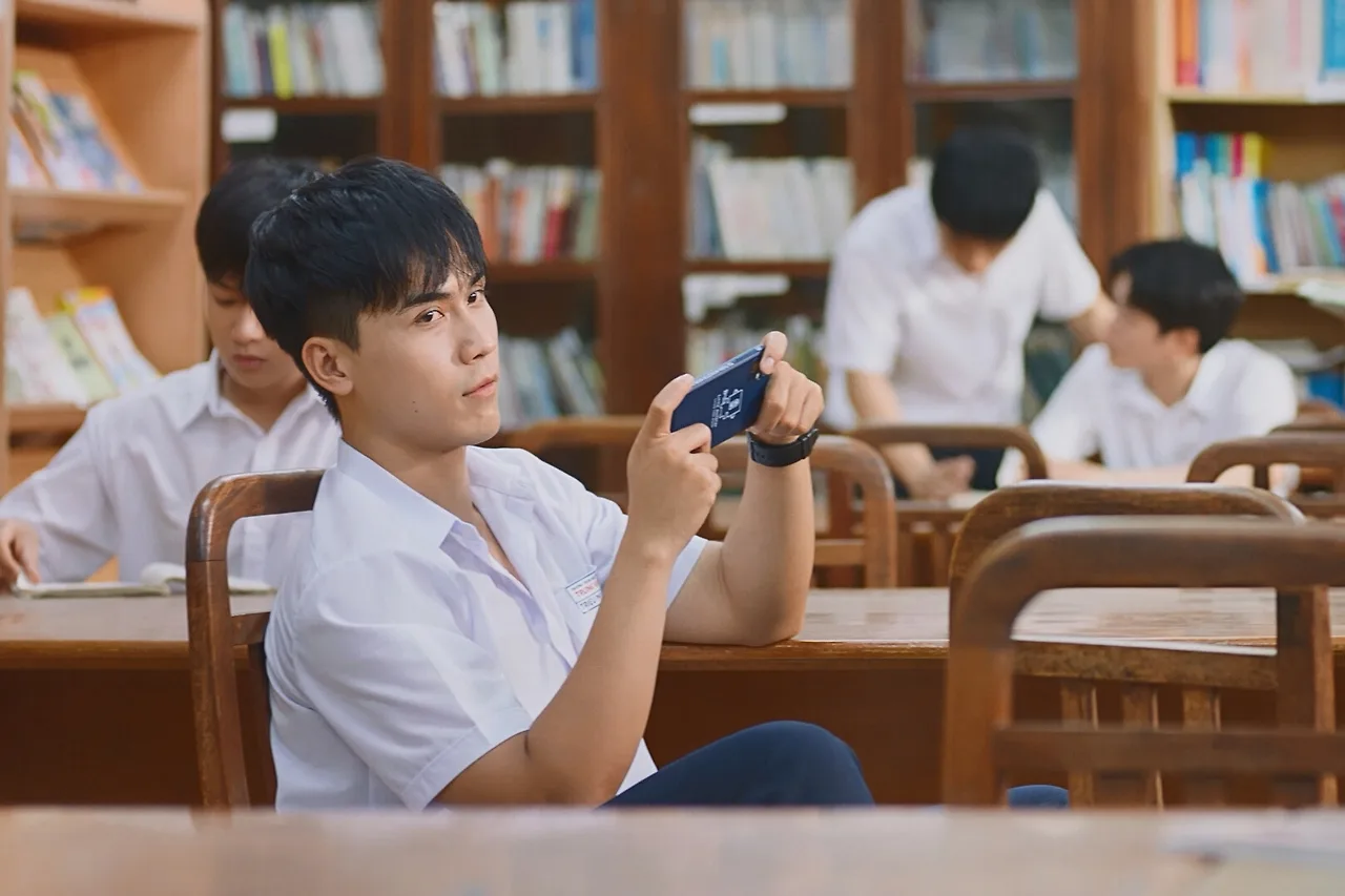 Võ Điền Gia Huy tham gia phim Vì Mẹ Anh Phán Chia Tay. 