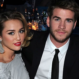 Đến cuối cùng, Liam Hemsworth không thể thoát khỏi Miley Cyrus