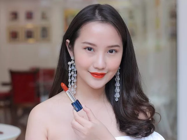 6 sắc son collagen Lip On Lip Charm Galaxy Edition 2