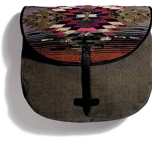 Bài hát Bohemieng – Những phụ kiện không thể bỏ qua