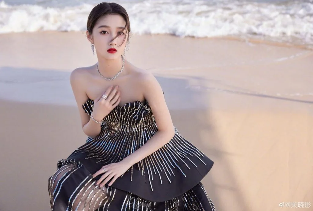 Quan Hiểu Đồng và nhan sắc xinh đẹp trong sự kiện GQ 2021 Quan Hiểu Đồng và nhan sắc xinh đẹp trong sự kiện GQ 2021