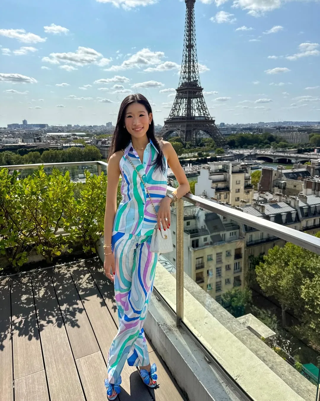 becca bloom diện ghi lê