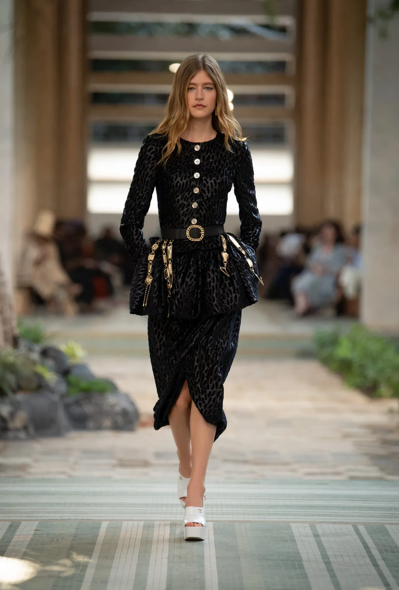 CHANEL Métiers d art DAKAR 2023 look 51