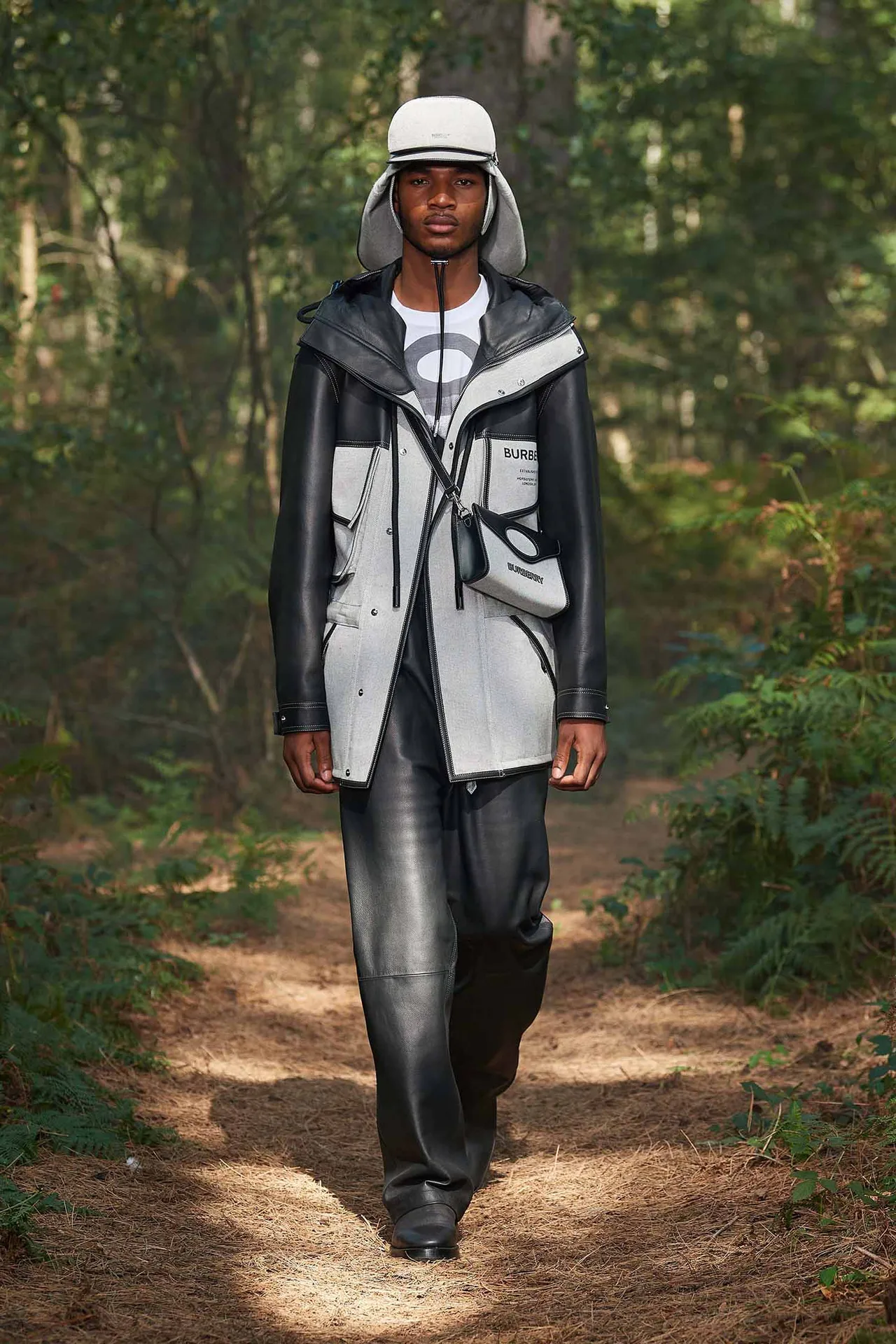 BST Xuân Hè 2021 Burberry Look 32