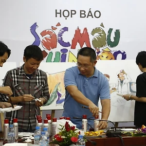 “Sắc màu vui nhộn” – Cuộc thi vẽ tranh bằng màu nhuộm tóc