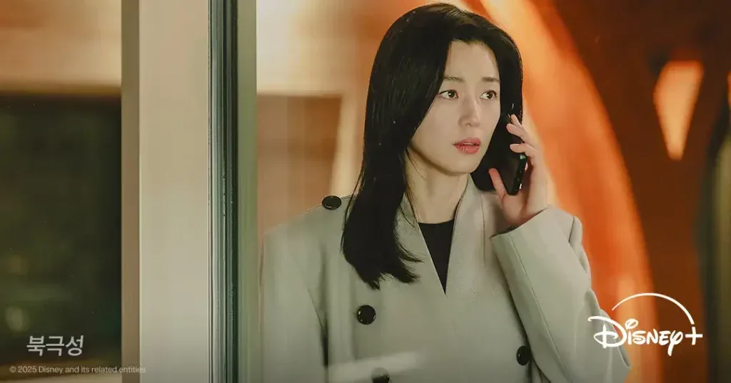 Jun Ji-hyun diện trang phục monochrome tông beige