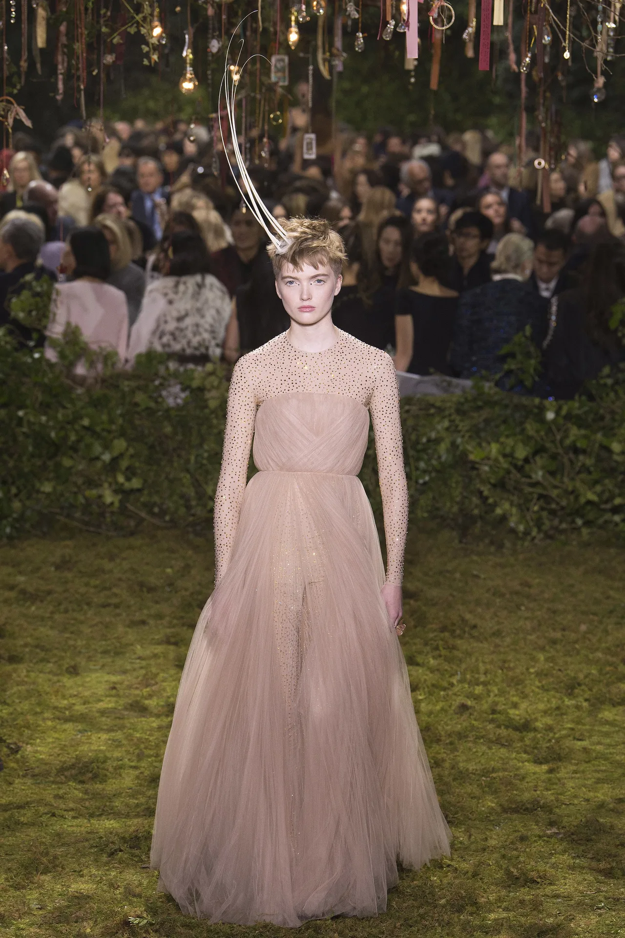 Những BST nổi bật tại tuần lễ Haute Couture Xuân-Hè 2017 - ELLE VN