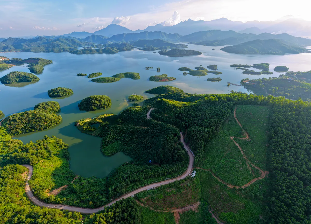hồ núi cốc