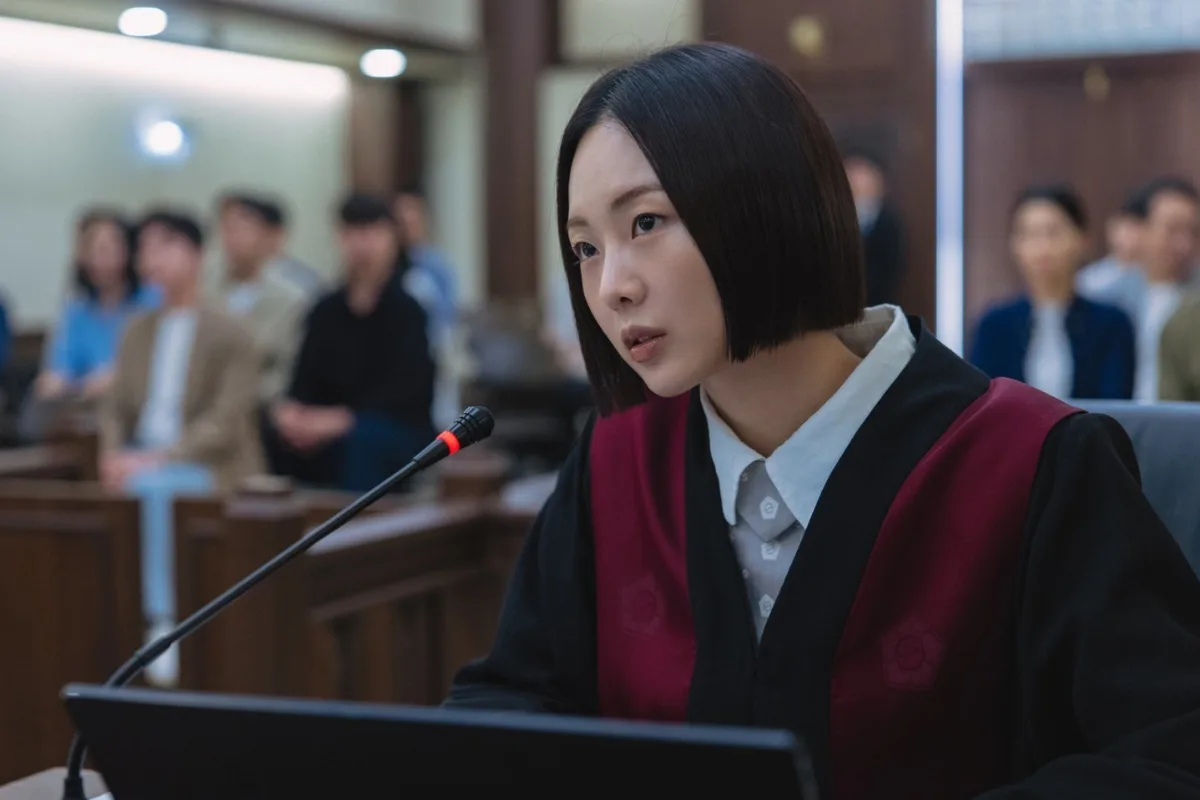 Geum Sae Rok trong vai công tố viên Cha Yi Yeon, phim Hoa Máu 5