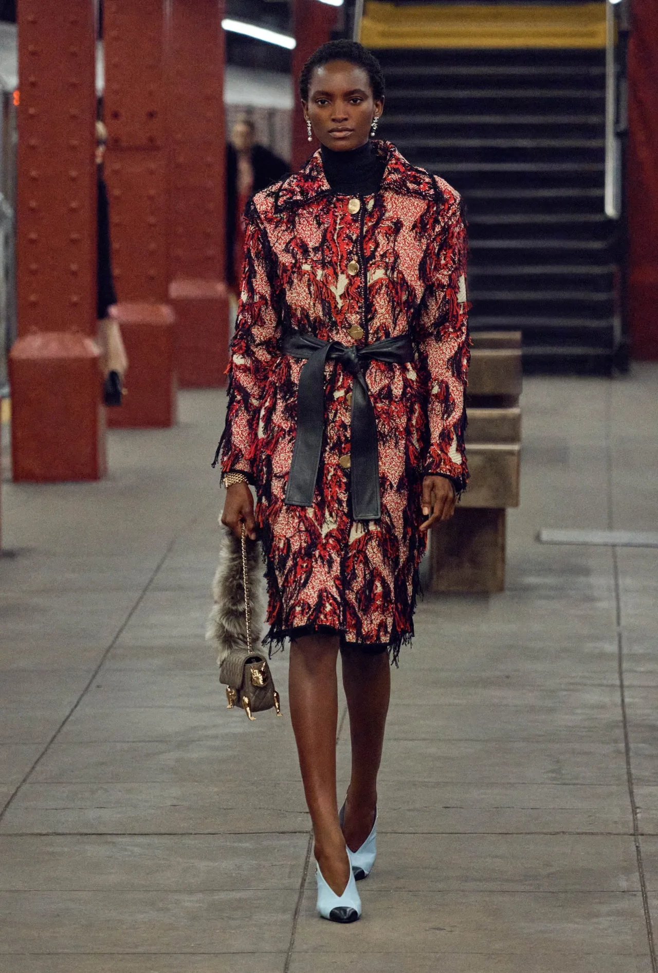 đầm da rắn tại Chanel Métiers d’Art 2025/2026