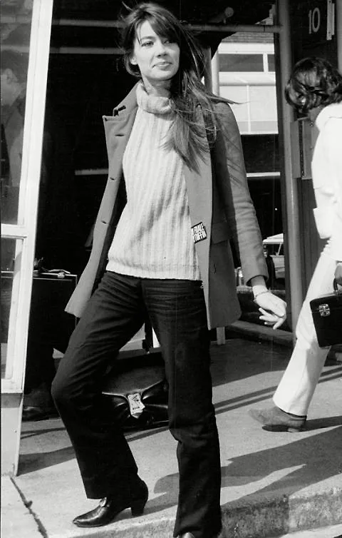 Biểu tượng thời trang đường phố thập niên 60: Francoise Hardy - ELLE.VN
