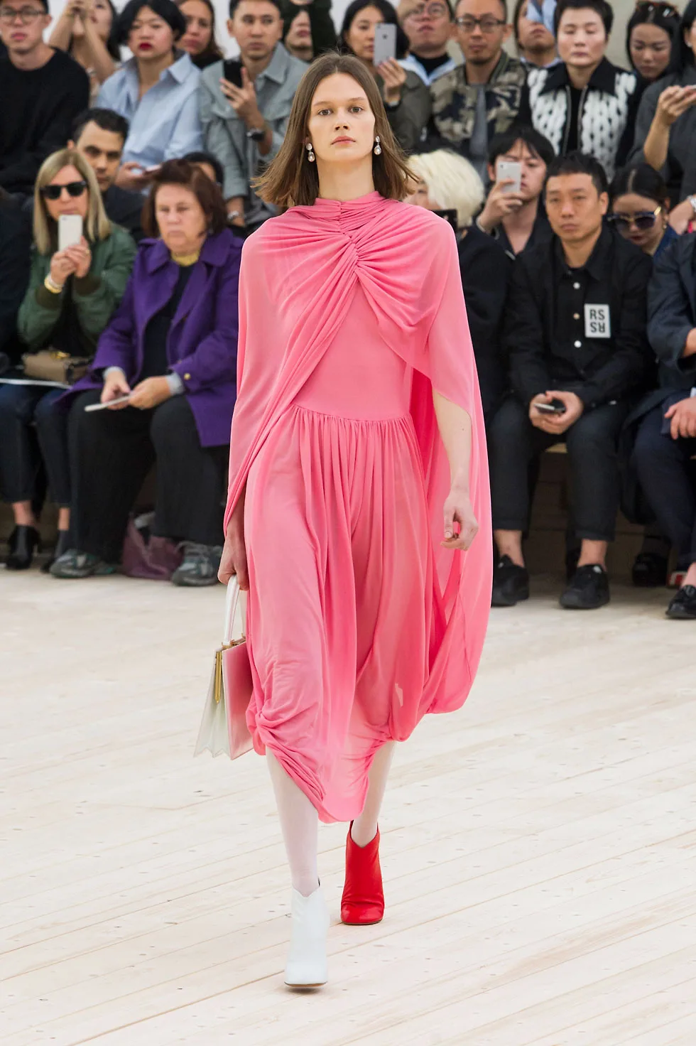 Phoebe Philo cùng Celine đã làm thay đổi thời trang như thế nào Phoebe Philo cùng Celine đã làm thay đổi thời trang như thế nào
