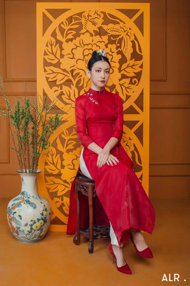 Mẫu áo dài đẹp nào sẽ phù hợp với bạn trong dịp Tết Mậu Tuất 2018? Mẫu áo dài đẹp nào sẽ phù hợp với bạn trong dịp Tết Mậu Tuất 2018?