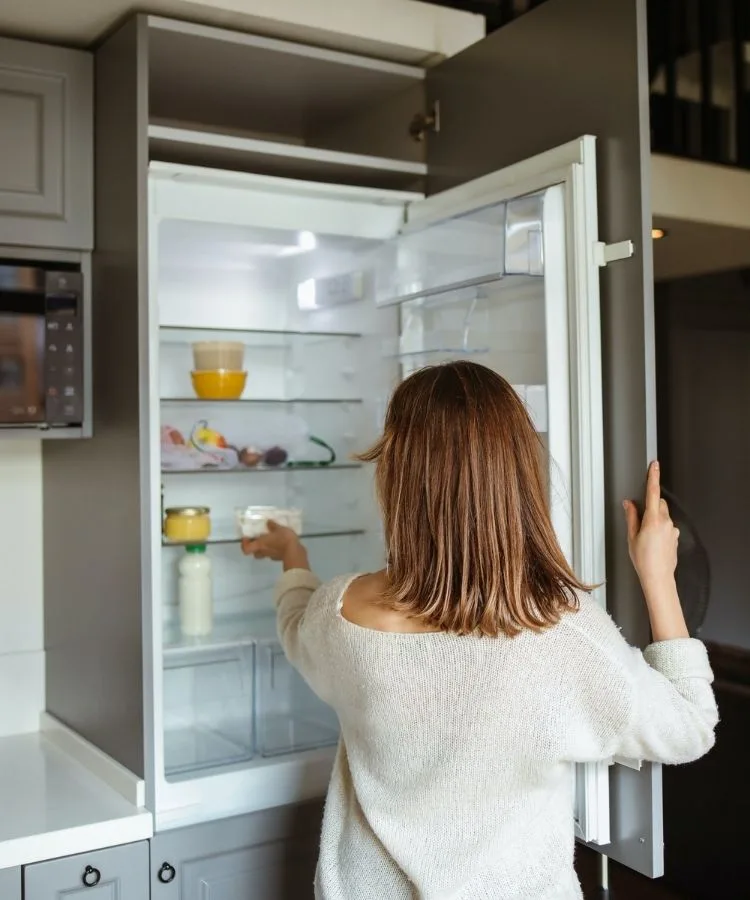cách dọn dẹp và sắp xếp tủ lạnh