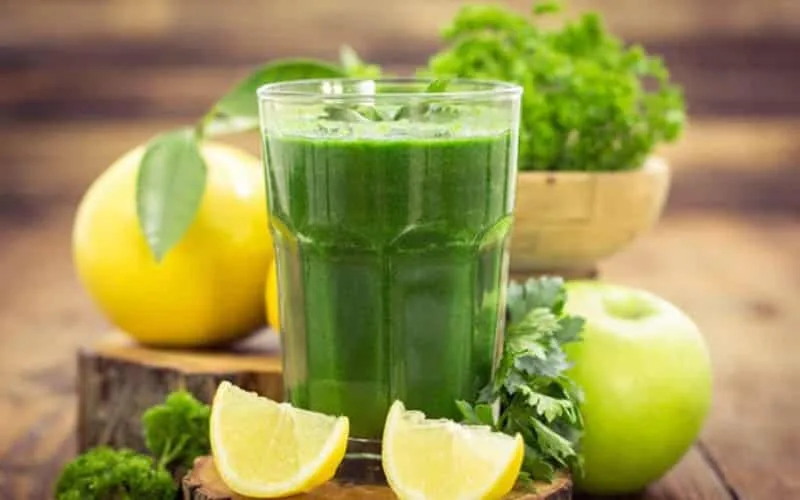 Nhiều thành phần trong nước ép cần tây cũng có tác dụng giãn mạch máu và giảm lipid máu Nhiều thành phần trong nước ép cần tây cũng có tác dụng giãn mạch máu và giảm lipid máu