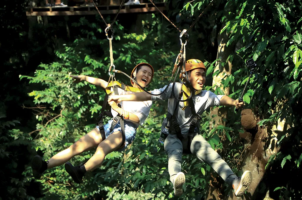 Phuket 9 khách du lịch chơi trò chơi mạo hiểm ở phuket
