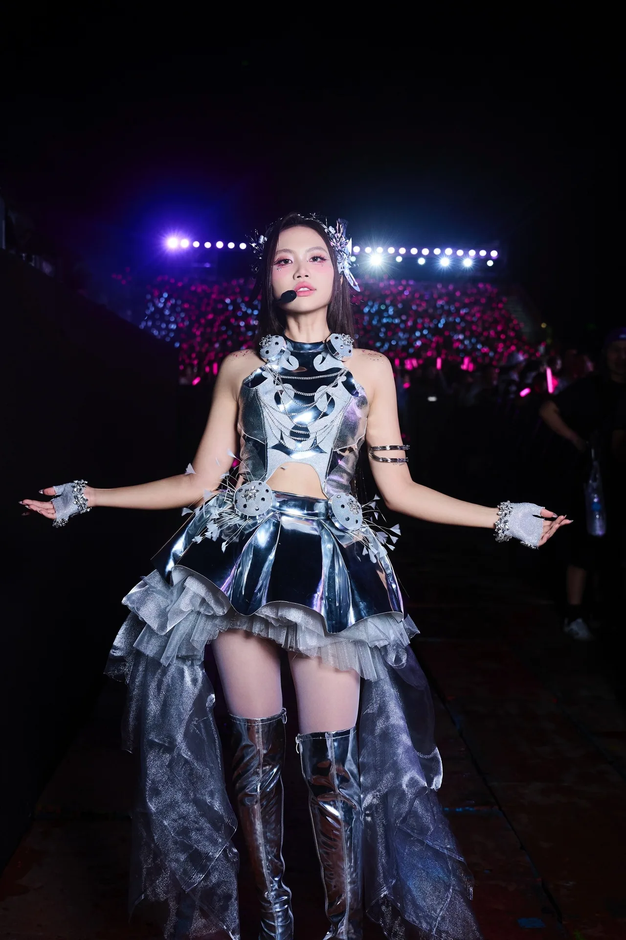 Phương Mỹ Chi thời trang concert "Em Xinh Say Hi"