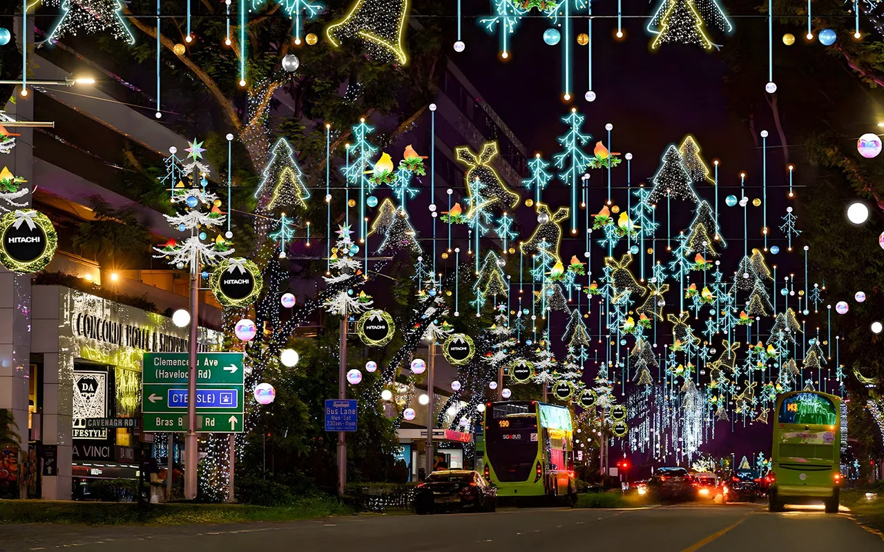 Christmas on A Great Street là lễ hội ánh sáng và trang trí Giáng Sinh thường niên cực kỳ hoành tráng tại Orchard Road, Singapore