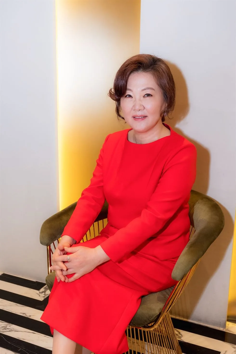 Diễn viên Kim Hae Sook trong phim Dưới bóng trung điện Diễn viên Kim Hae Sook trong phim Dưới bóng trung điện