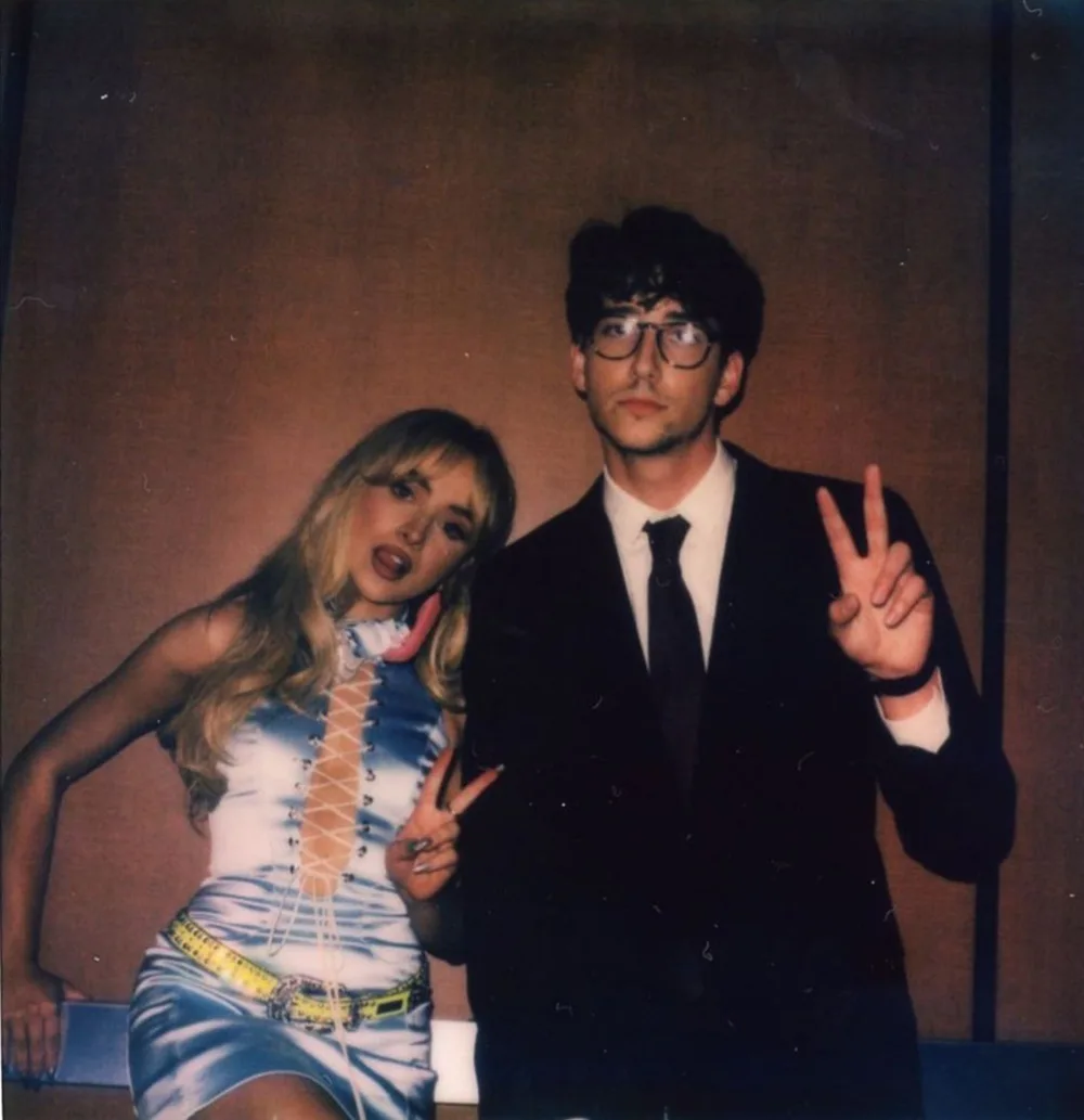 Milo Manheim đóng cặp cùng Sabrina Carpenter trong MV Feather.