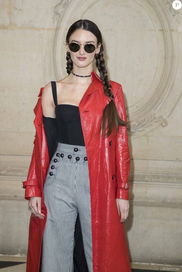 ELLE Việt Nam - Thời trang đẳng cấp lấn át dàn khách mời của Cara Delevingne trong ngày trở lại Dior (8) ELLE Việt Nam - Thời trang đẳng cấp lấn át dàn khách mời của Cara Delevingne trong ngày trở lại Dior (8)