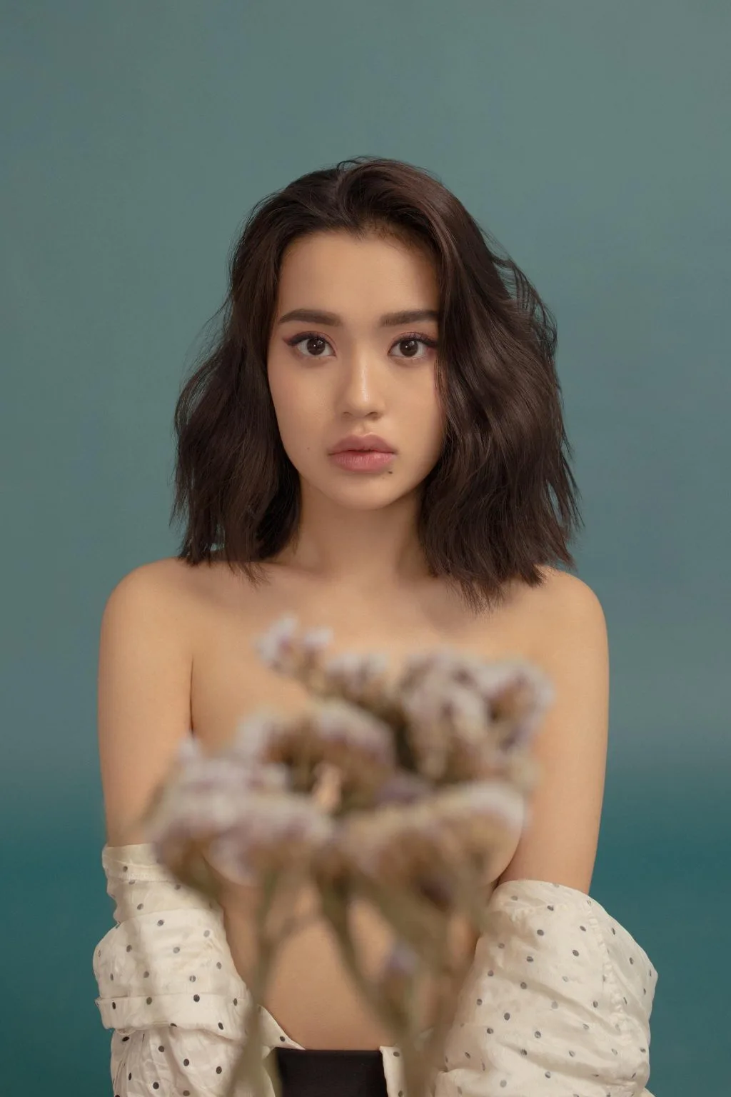 Mỹ phẩm dưỡng da-Cô gái để thân trần. Mỹ phẩm dưỡng da-Cô gái để thân trần.