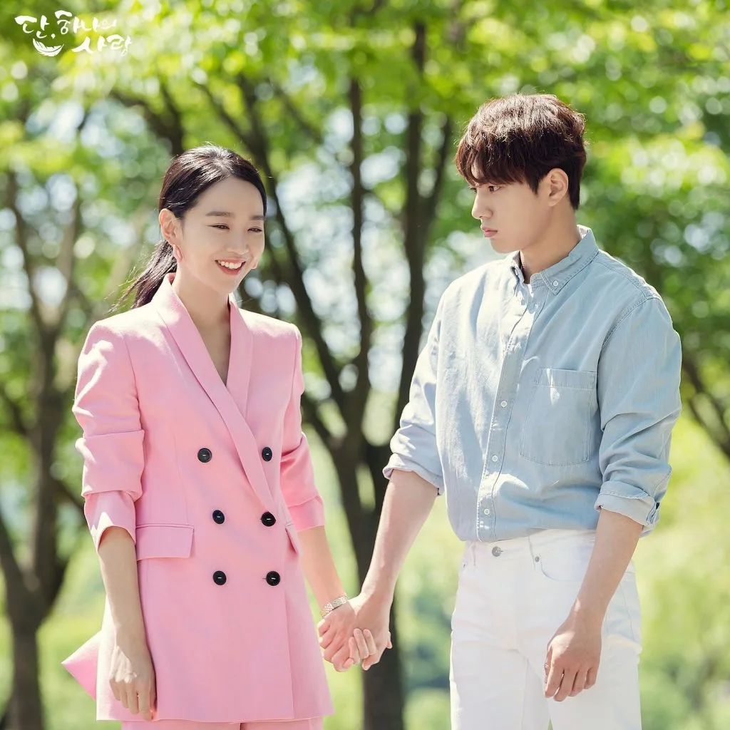 shin hye sun thời trang trong phim blazer hồng