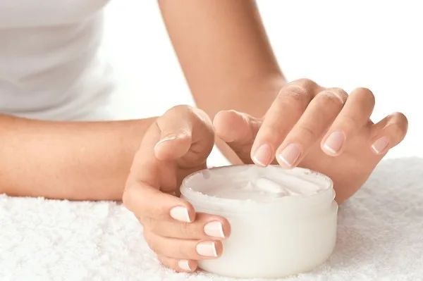 Dưỡng ẩm cho cơ thể là một trong những bước không thể bỏ qua