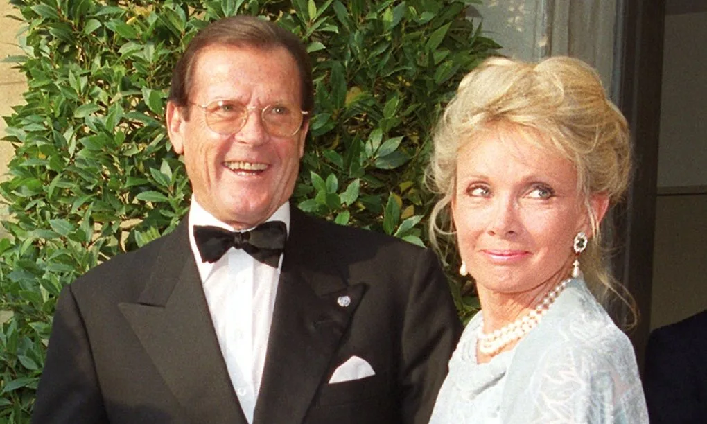 roger moore - elle viet nam 3