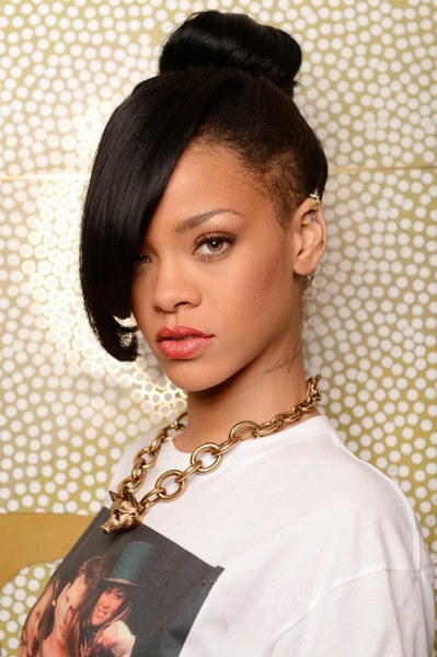Rihanna khoe kiểu tóc đẹp dreadlock trên Instagram ELLE VN