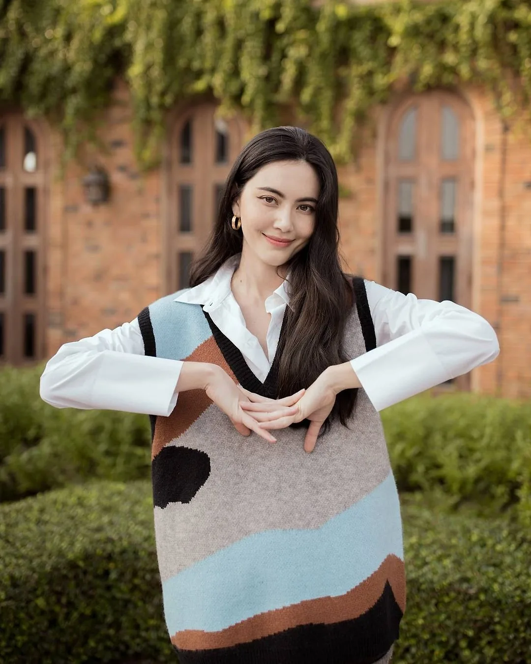 Những kiểu tóc thời thượng khi kết hợp cùng tóc mái dài Những kiểu tóc thời thượng khi kết hợp cùng tóc mái dài