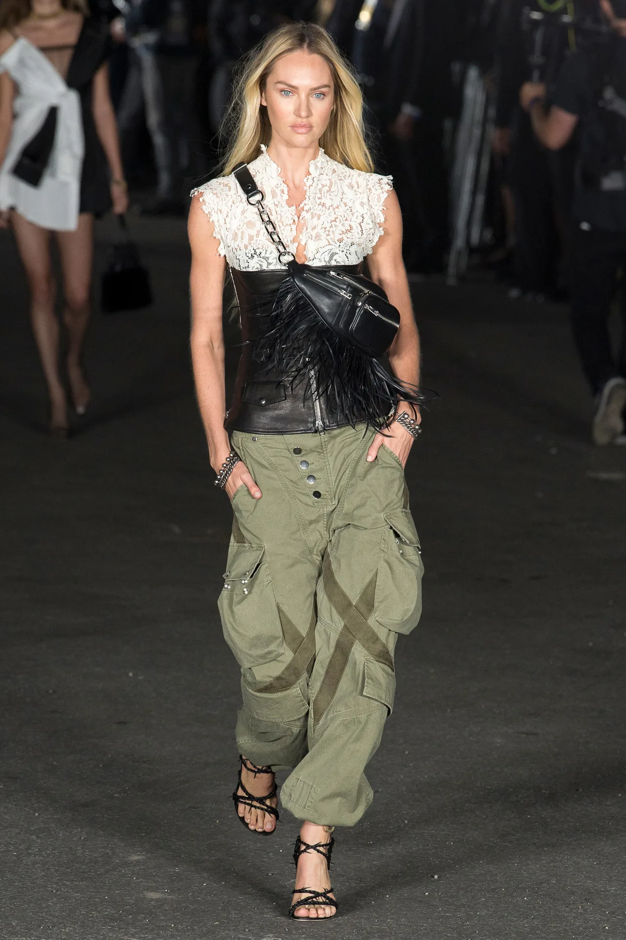 5 BST nổi bật trong ngày trình diễn thứ ba của NYFW Spring 2018 5 BST nổi bật trong ngày trình diễn thứ ba của NYFW Spring 2018