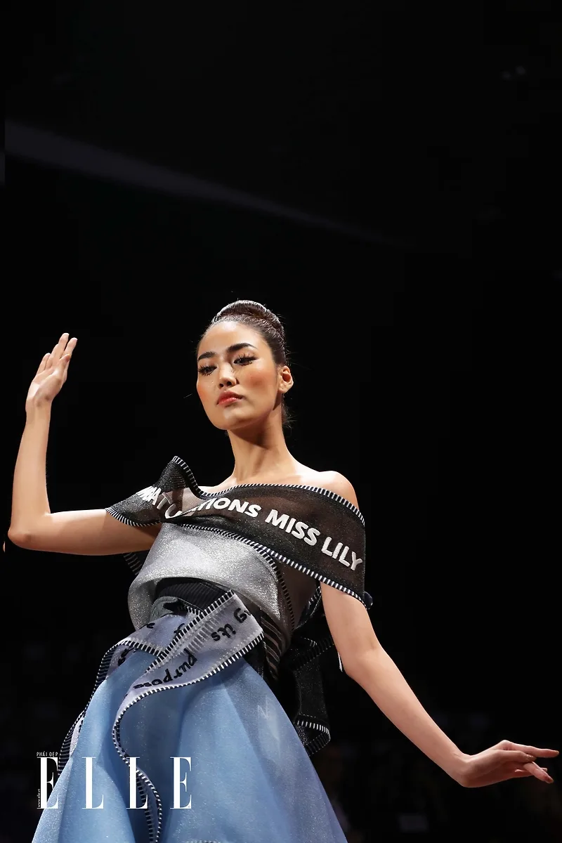 NTK Võ Công Khanh mang đến sự tươi vui với BST "Giấc mơ của Lily" tại ELLE Fashion Show NTK Võ Công Khanh mang đến sự tươi vui với BST "Giấc mơ của Lily" tại ELLE Fashion Show