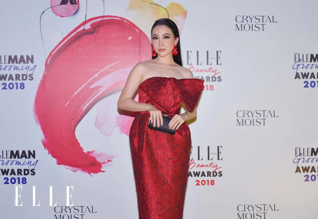 ELLE Beauty Awards 2018 trang điểm ấn tượng 4 ELLE Beauty Awards 2018 trang điểm ấn tượng 4