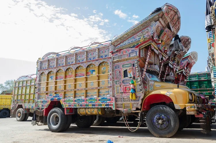 xe tải leng keng ở Pakistan 10