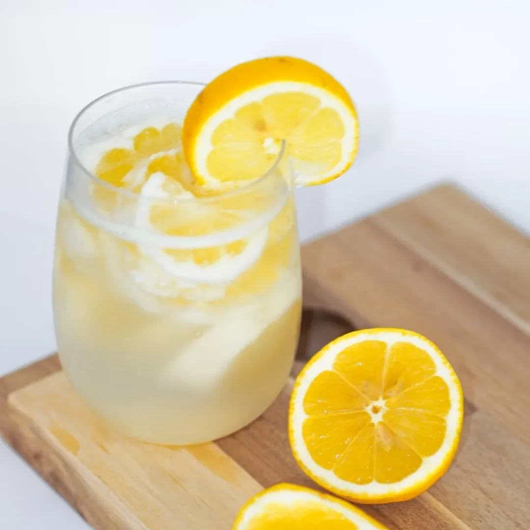 Nước detox chanh pha nghệ